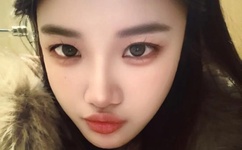 夏季短袖看见女同学乳突照片